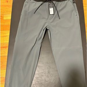 NWT Greyson Air Light Nightwolf Jogger